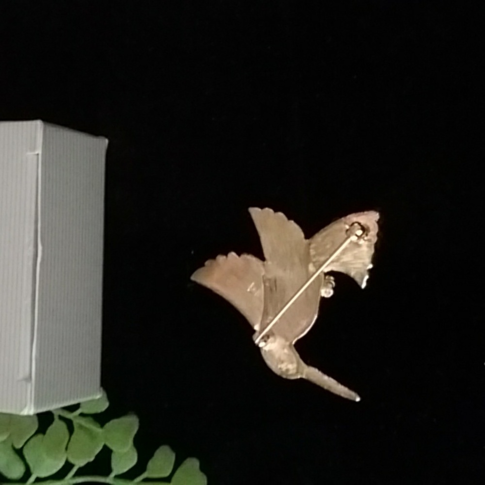 Vintage Avon Hummingbird pin - Picture 3 of 4